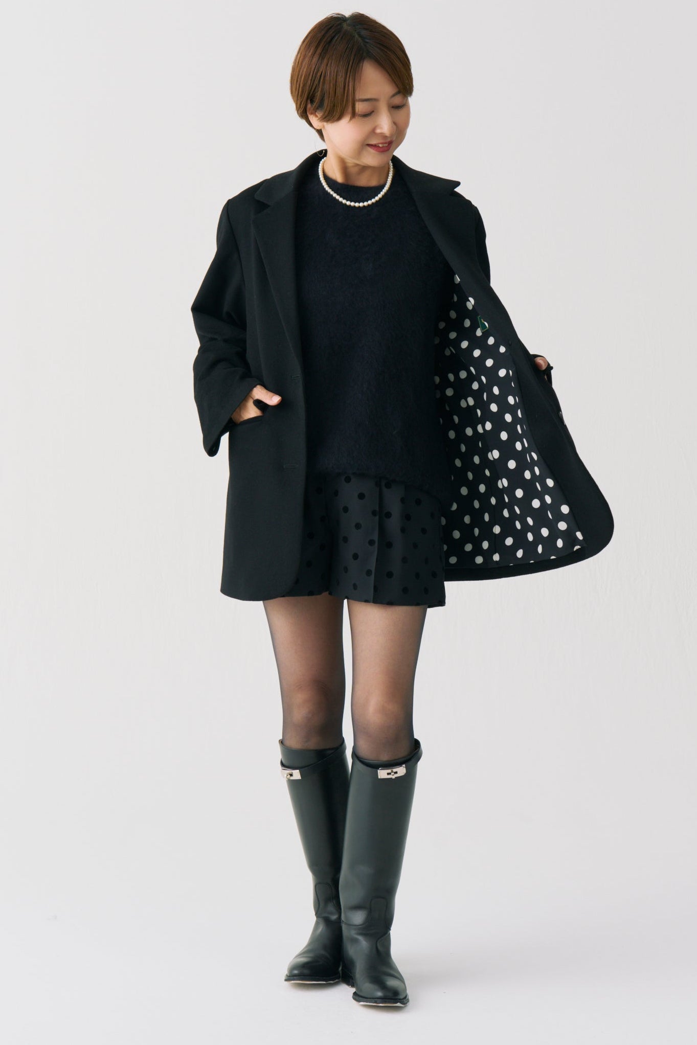 Flocked Dot Short Pants