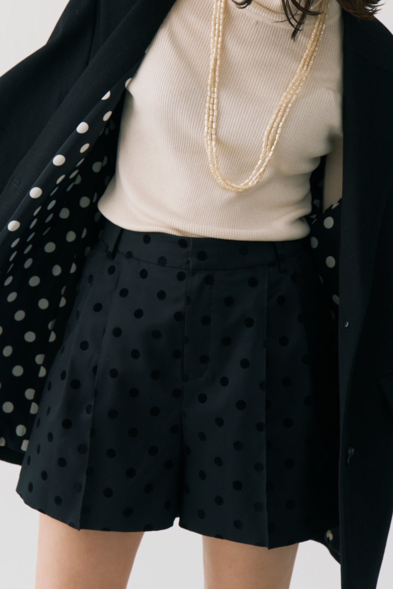 Flocked Dot Short Pants