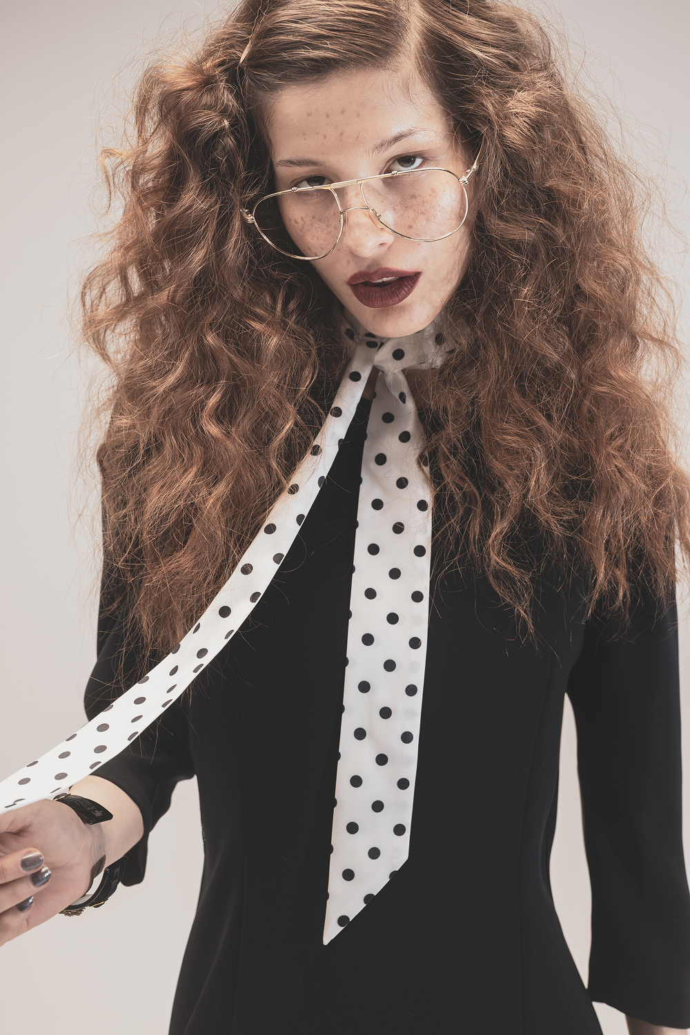 Dot Ribbon Slit Dress